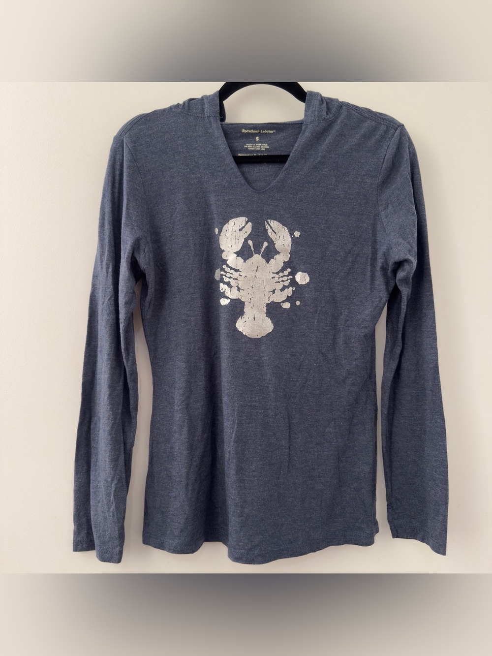 Beetlebung Martha’s Vineyard Rorschach Lobster V-Neck Jersey Pullover Size Small